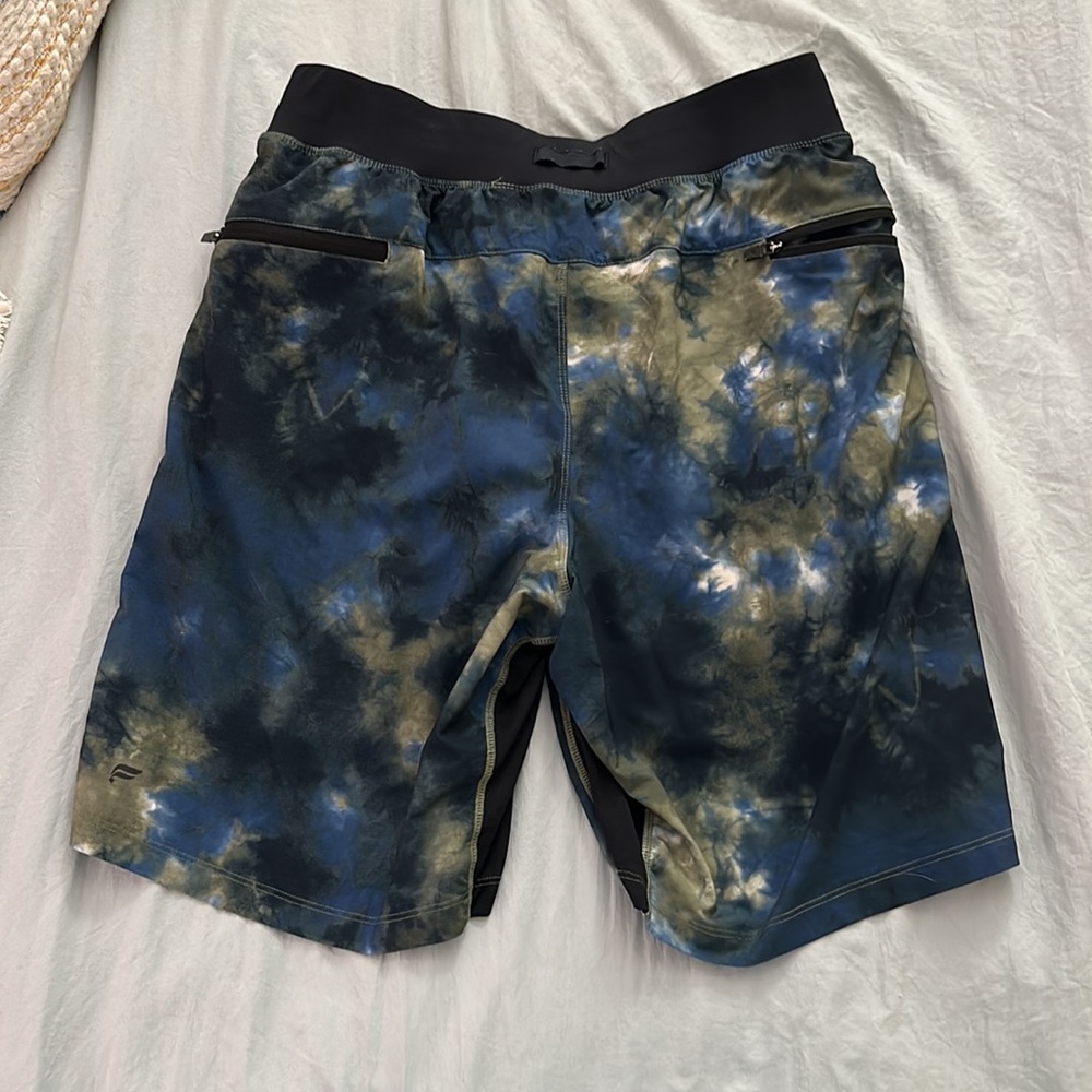 Fabletics Franchise Short - Picture 2 of 2